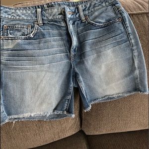 American Eagle jean shorts size 6